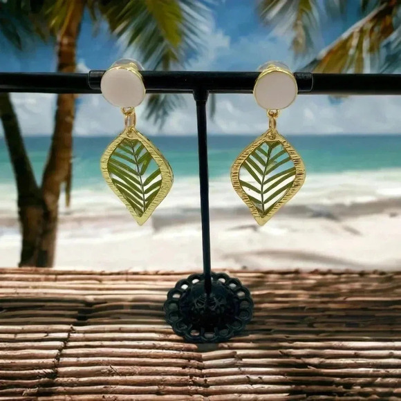 Tropical Gold-Tone Leaf Dangle Earrings Handcrafted Resin Jewelry Statement - Picture 2 of 4
